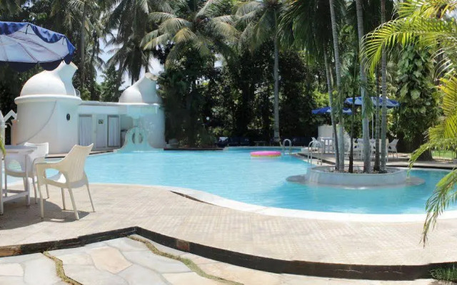 Hotel Parisutham