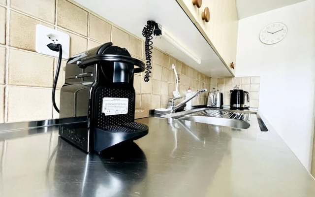 Einzigartige Schöne Altbau- Wohnung Im Zentrum