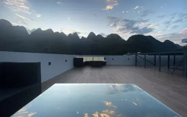 Wan Feng Lin LAN Xi b&B