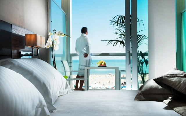 Waldorf Suite Hotel