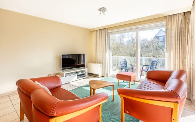 Modern 1st Floor Apartment in Oostduinkerke