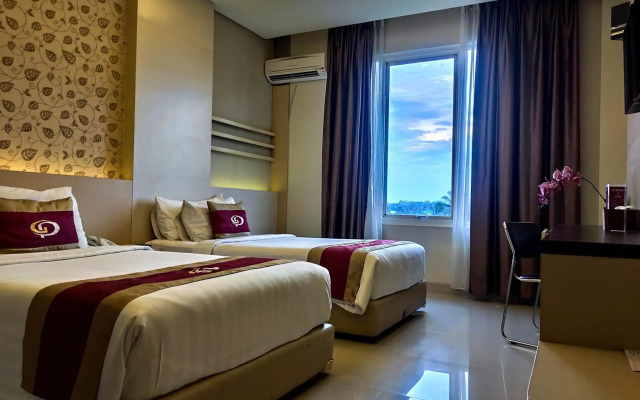 Grand Parama Hotel
