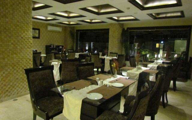 Hotel Pine Spring Wazir Bagh