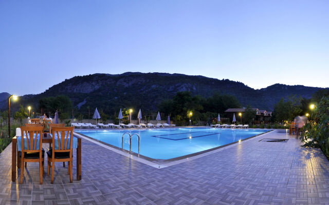 Apella Hotel
