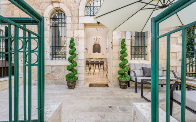 Nina Luxury Apartment