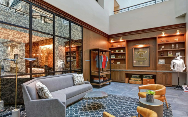 The Cincinnatian Hotel Curio Collection by Hilton