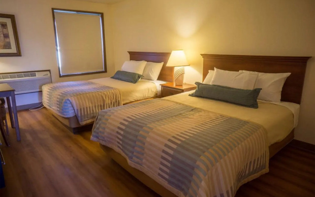 Sunnyside Inn & Suites