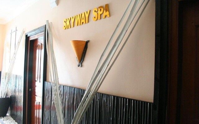 Skyway Hotel