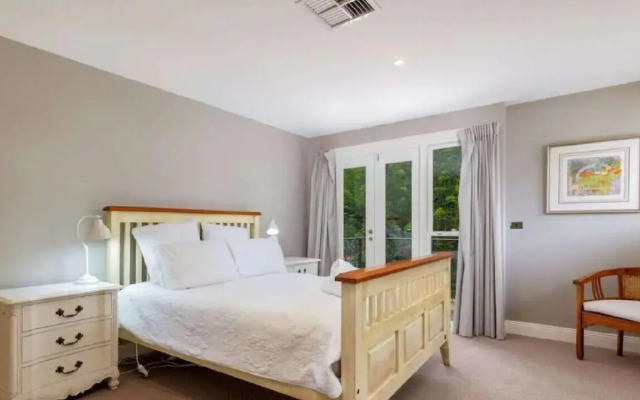 Ellengowan In Leura on 2 acres