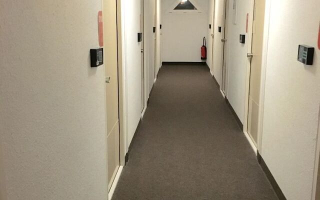 UNISOTEL ex (HOTEL F1 SAINT BRIEUC)