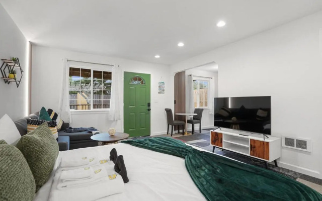 Spacious 5BR Coastal Retreat - 8 Beds Beach & Golf