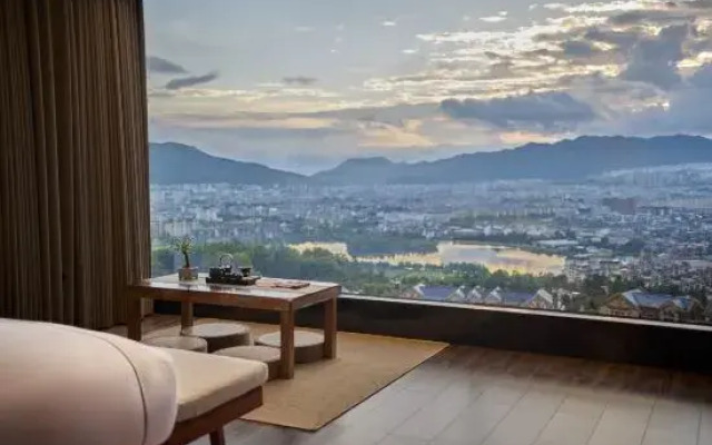 Tengchong Pohang Dongshan Hot Spring Hotel