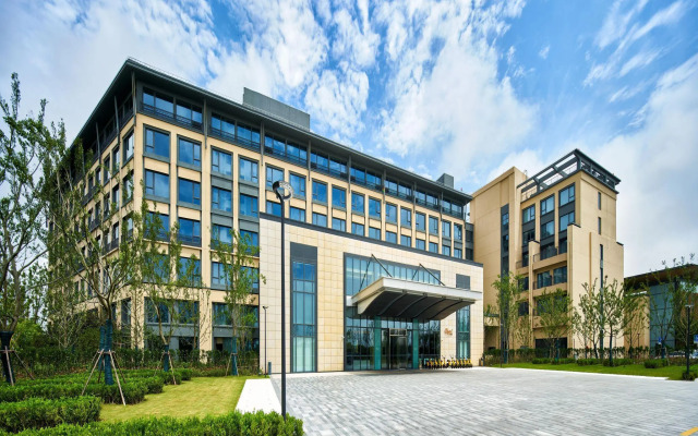 Q-Box Hotel Shanghai Sanjiagang