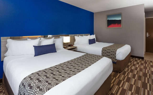 Microtel Inn & Suites by Wyndham Bethel/Danbury