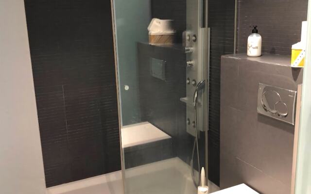 Petit Plaer by Hauzify