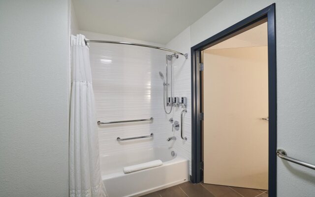 Four Points by Sheraton Cleveland-Eastlake