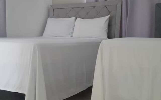 Hotel Casa Docia - Double Room With Balcony 2 Adults 1 Child - 1