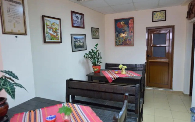 Hotel Varusha