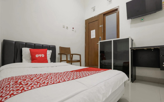 Hotel O Tamansari Guest House – Guest Rooms – Surakarta