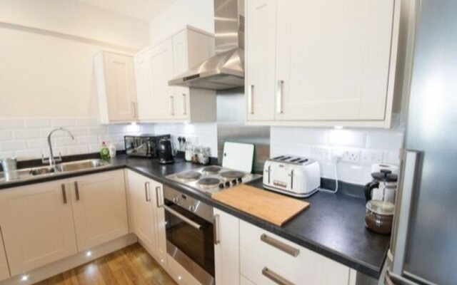 Ideally Located Spacious Bristol City Centre 3 Bed