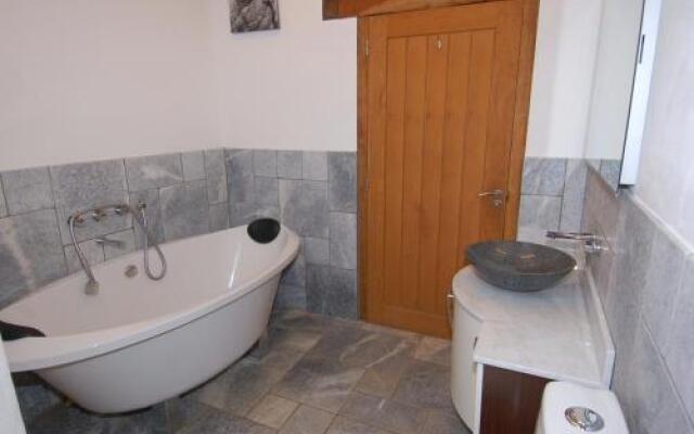 Hideaway Lodge