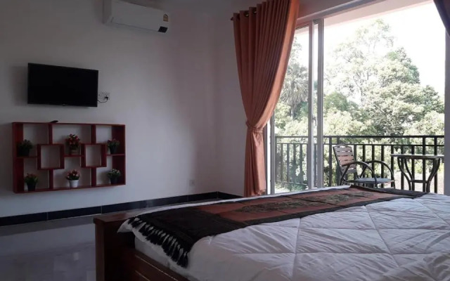 Khun Pich Apartments