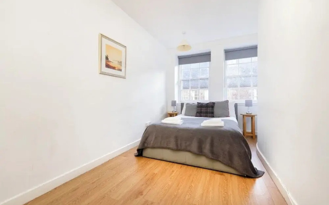 Charming City Apartment on Royal Mile