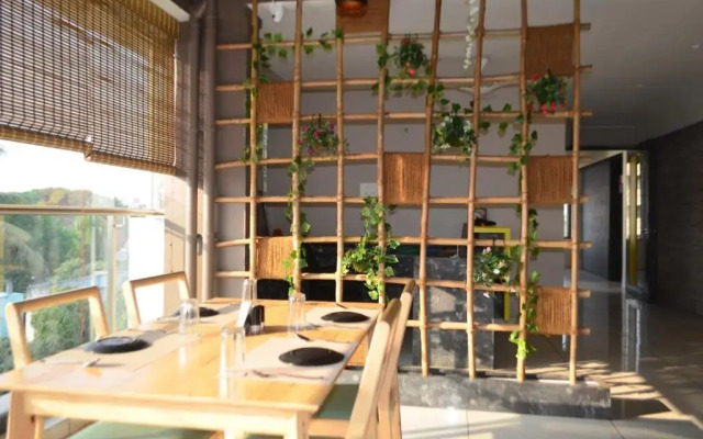 Hotel Anuradha Deluxe by OYO Rooms