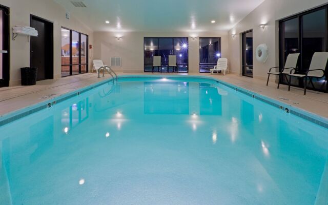 Holiday Inn Express Suites Charleston by IHG