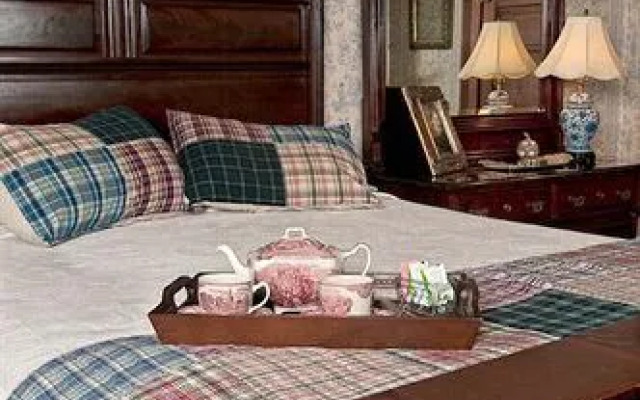 The Reynolds Mansion