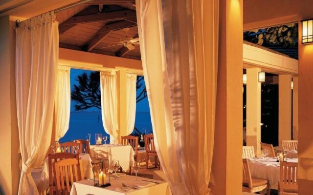 Palmeiras Beach Club at Grove Isle