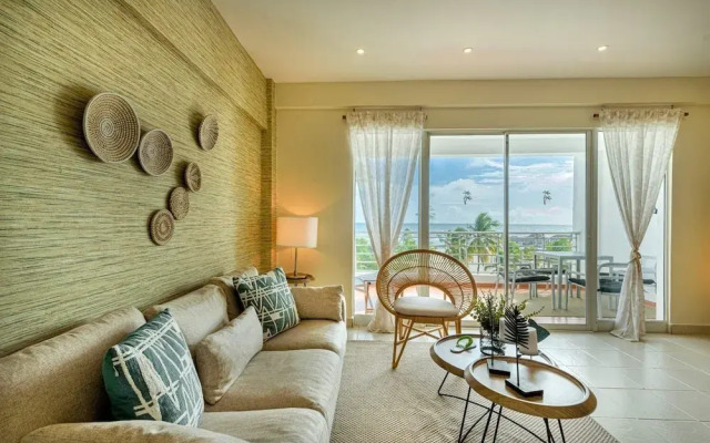 Beachfront Condo in Juan Dolio Sleeps 6