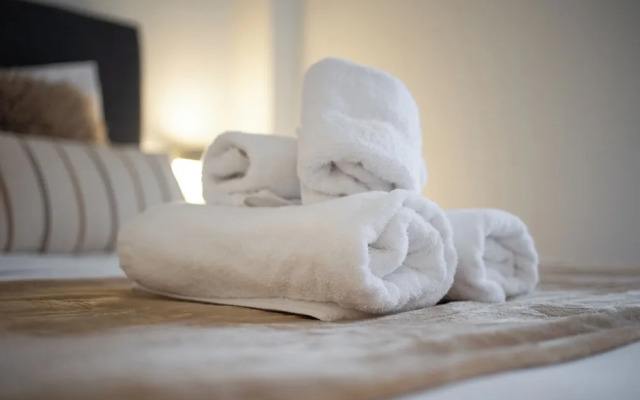 Zephyr 3-Bedroom Apartment in Athens