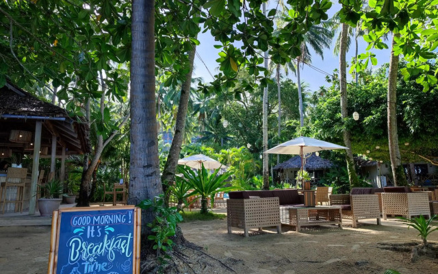 El Nido Mahogany Beach