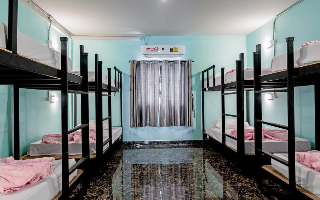 The Guest Hotel - Hostel