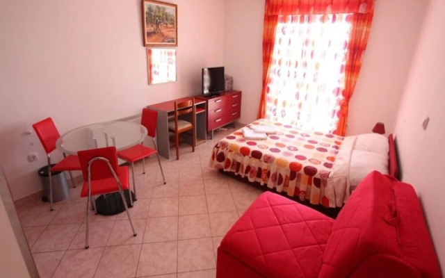 Viola - With Pool - SA7