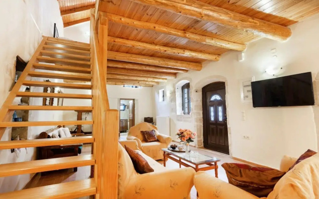 Traditional Stone House Rafael