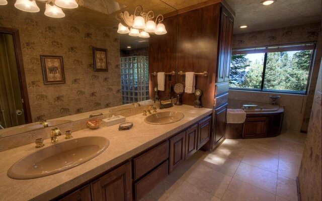 Heavenly Tree House at Lake Tahoe by RedAwning