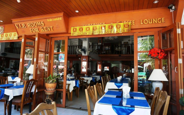 Dee-Lek Guesthouse and Restaurant