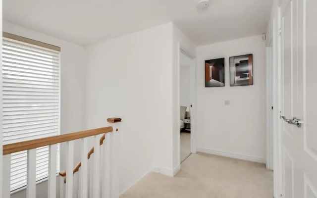Tranquil 4-bed Oasis Modern Chic