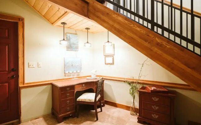 Maria's Creekside B&B