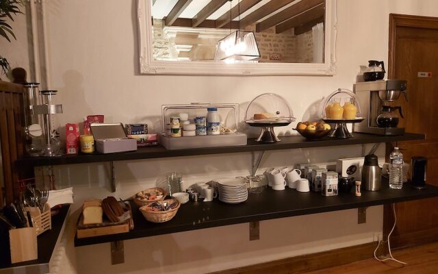 Le Logis Des Bessons