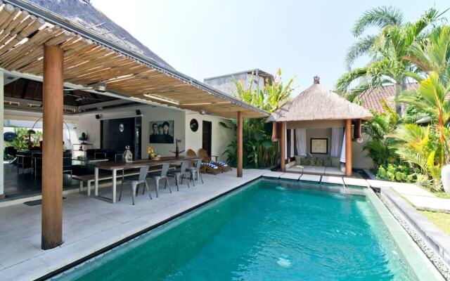 Private Villa in Seminyak 1142