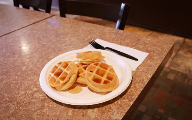 Canby Inn and Suites