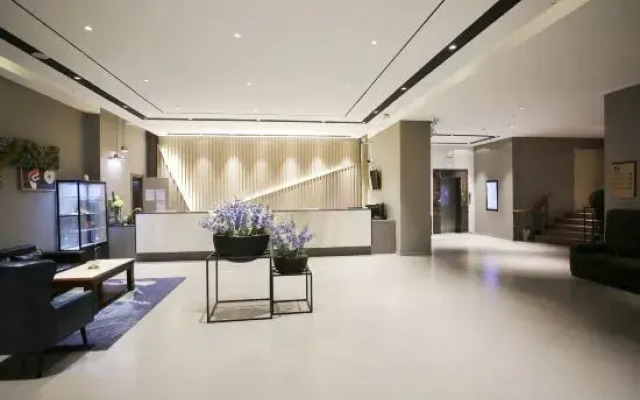 Ease Hotel (Shenyang Changjiang North Street Beiling Park Branch)