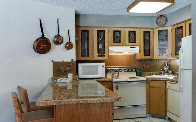 Pine Ridge Condominiums