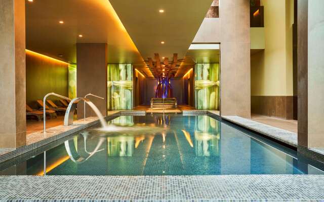 Saccharum Resort