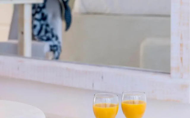 Kouros Home Hotel