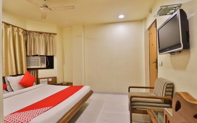 OYO 23337 Flagship Ashram Road