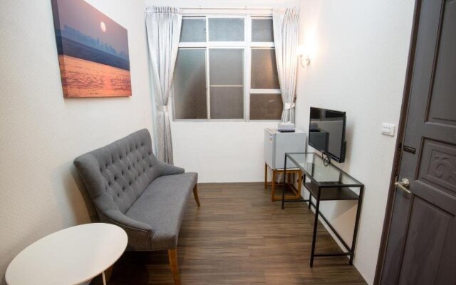 Cozy Cozy Hostel
